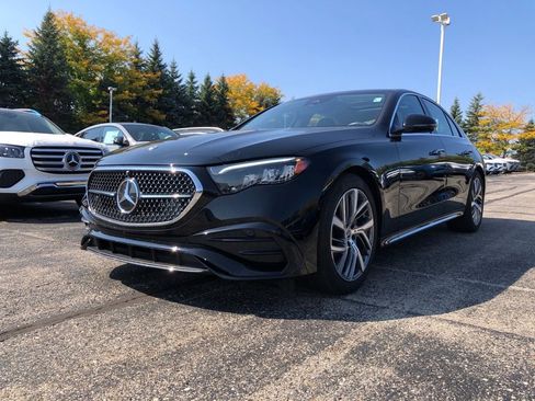 New 2025 Mercedes-Benz E 350 4MATIC Sedan image 3