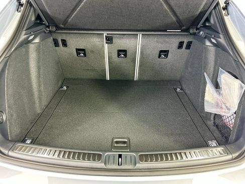 Used 2026 Porsche Macan AWD/4WD image 28