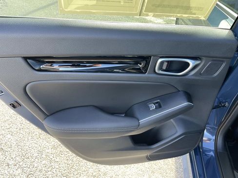 Used 2025 Honda Civic Sport image 11