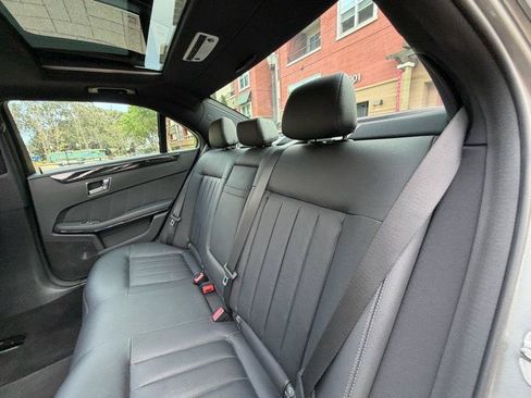 Used 2010 Mercedes-Benz E 550 Sedan image 30