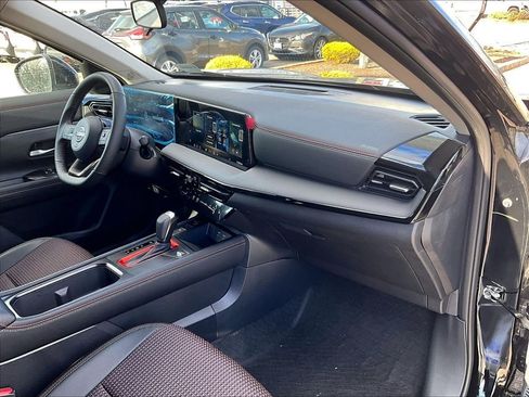 New 2026 Nissan Kicks SR w/ SR Premium Package AWD/4WD image 10