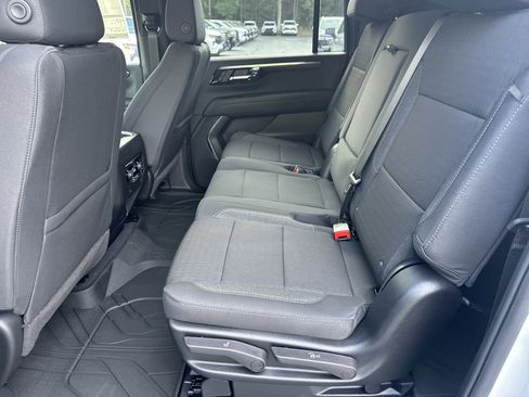 New 2025 Chevrolet Suburban LS image 17
