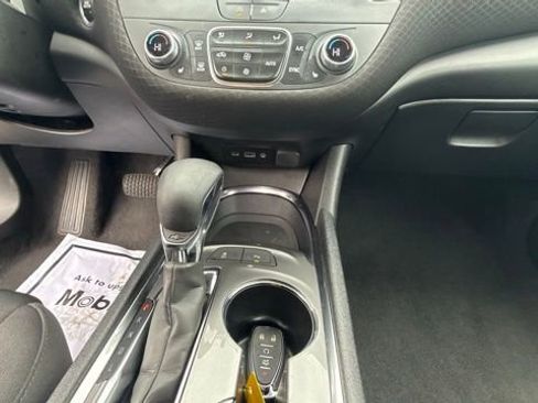 Used 2024 Chevrolet Malibu LT image 21