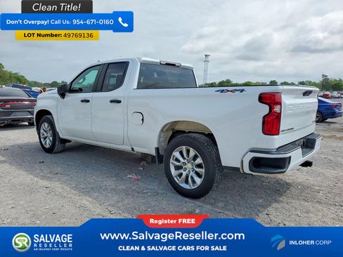 Used 2021 Chevrolet Silverado 1500 Custom image 3