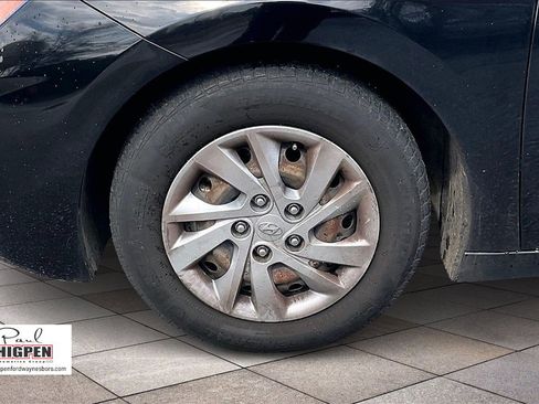 Used 2020 Hyundai Elantra SE w/ Cargo Package (C1) image 9