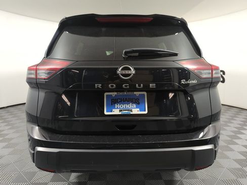 Used 2024 Nissan Rogue S FWD image 4