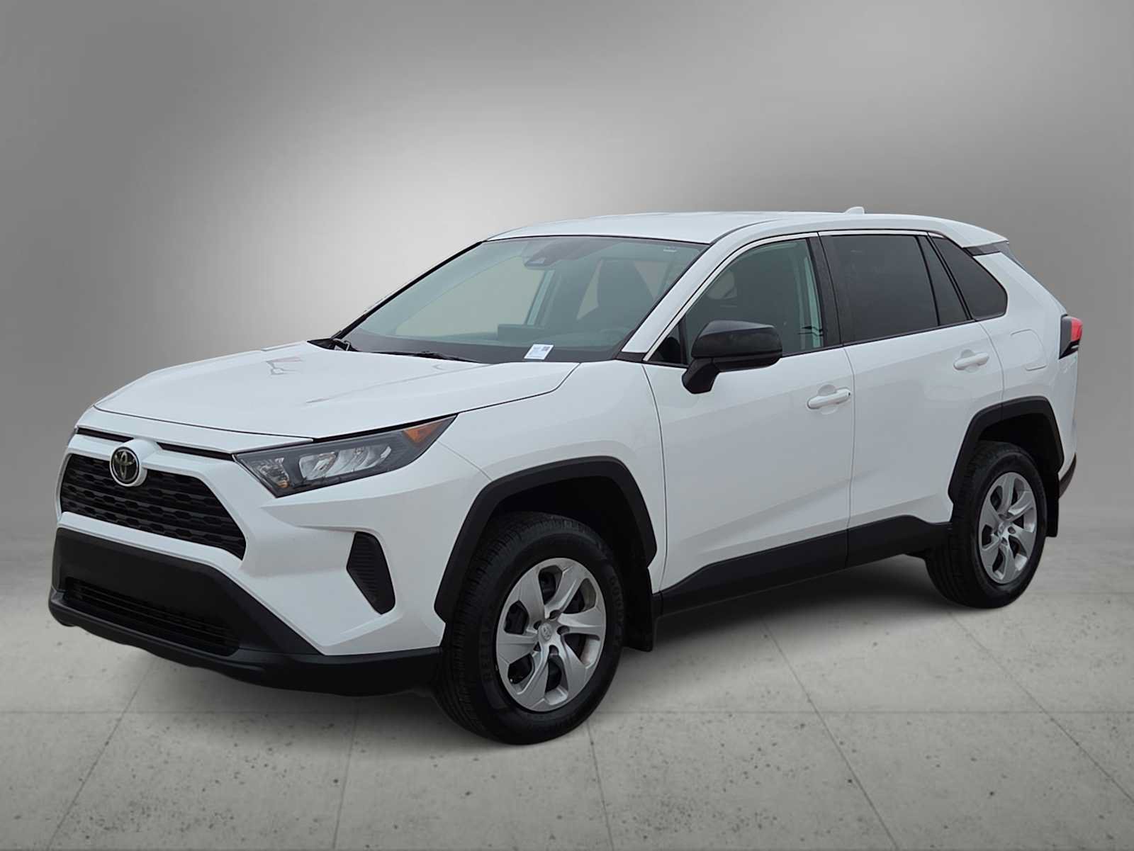 Used 2022 Toyota RAV4 LE AWD/4WD image 4