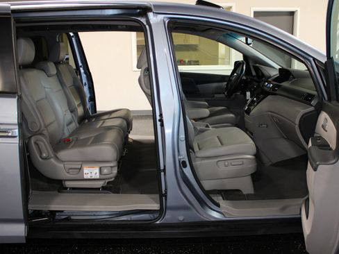 Used 2012 Honda Odyssey EX-L image 37