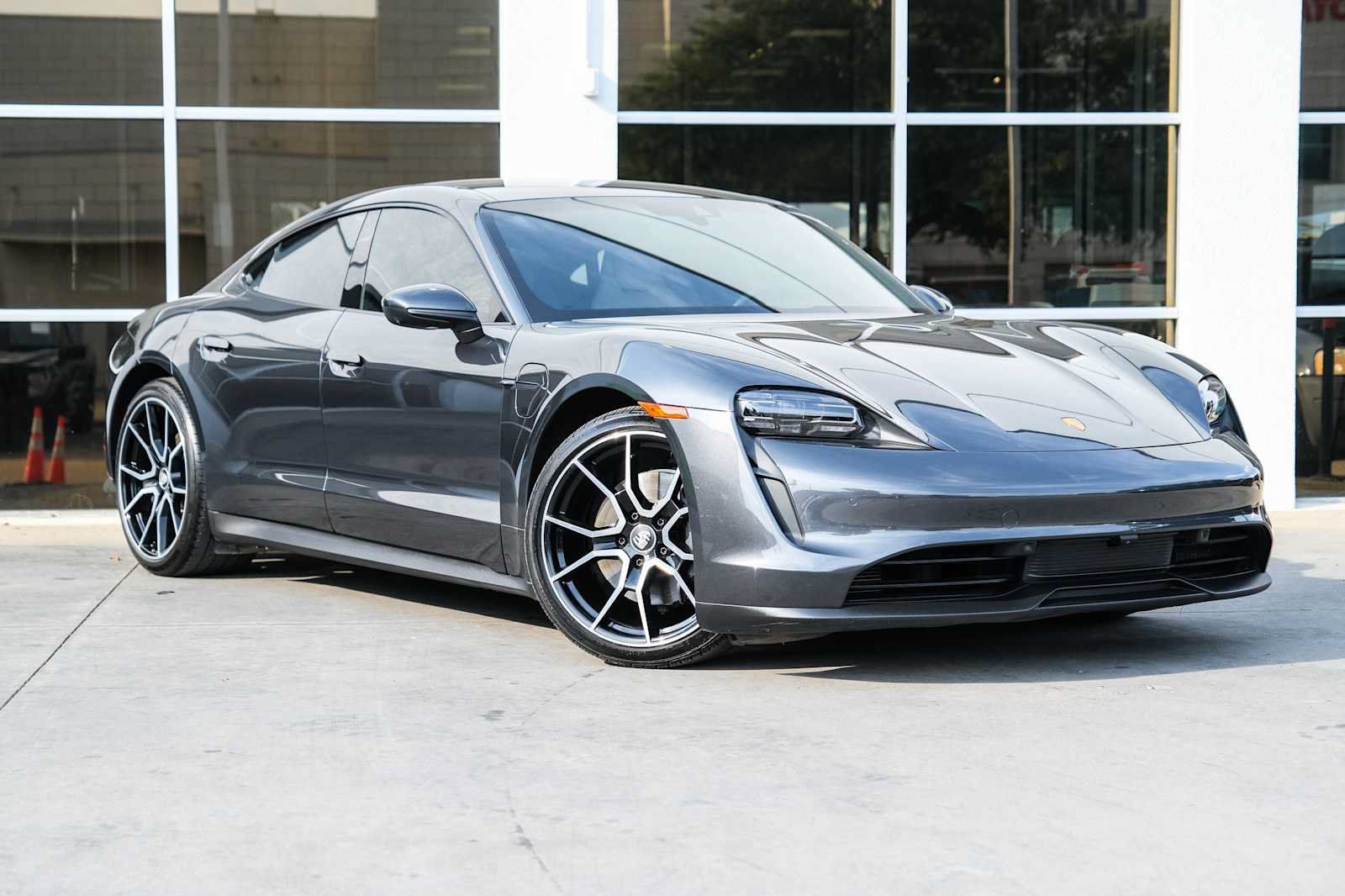 Used 2023 Porsche Taycan RWD image 5