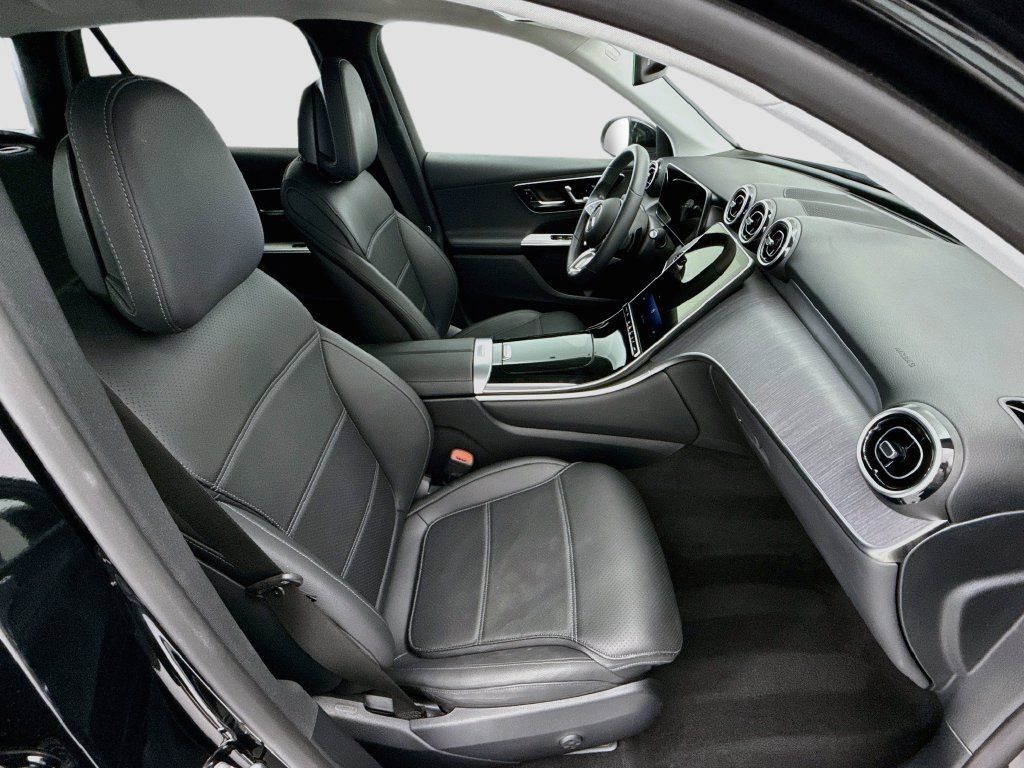 Used 2026 Mercedes-Benz GLC 300 image 18