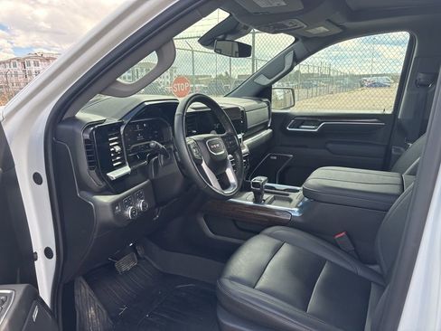 Used 2025 GMC Sierra 1500 Elevation w/ Elevation Premium Package image 9