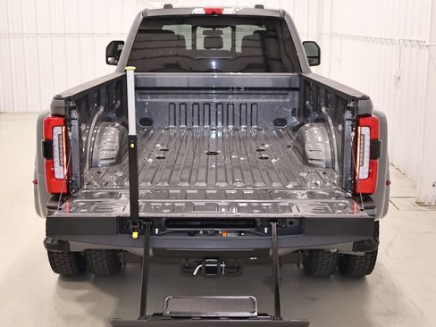 New 2026 Ford F450 Platinum w/ FX4 Off-Road Package AWD/4WD image 37