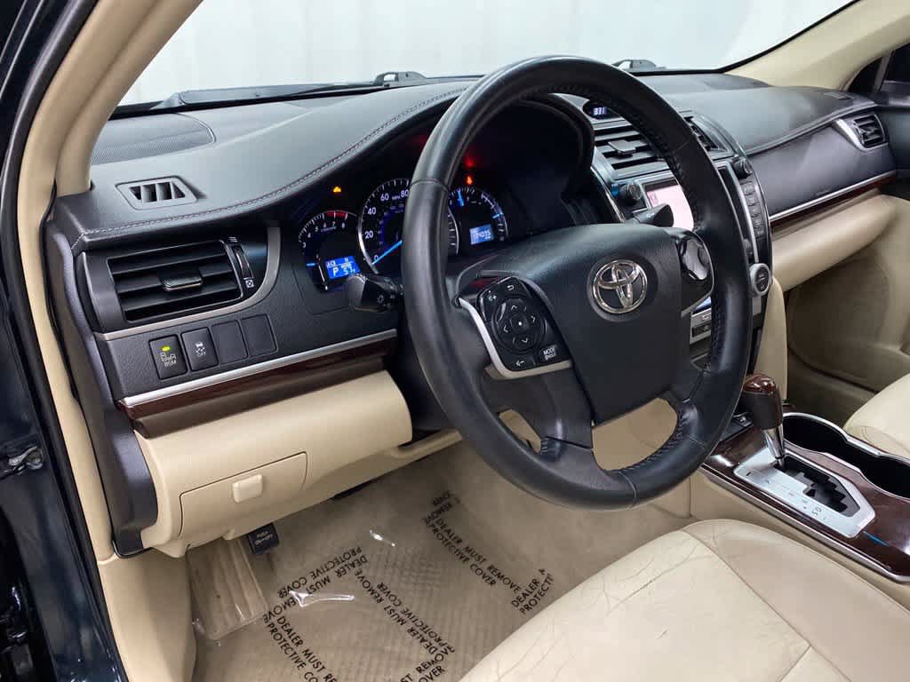 Used 2013 Toyota Camry XLE FWD image 2