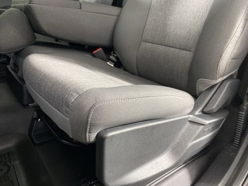 Used 2025 Ford F150 XL RWD image 18