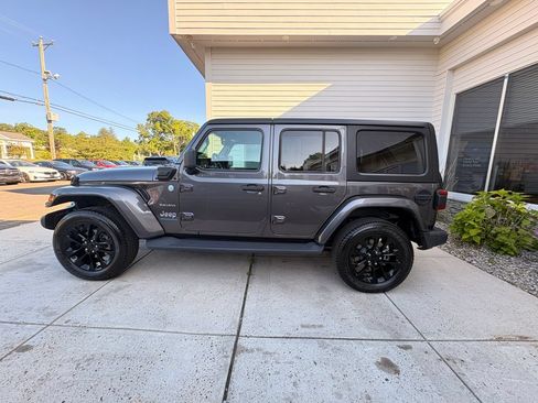 Used 2023 Jeep Wrangler Unlimited Sahara w/ Cold Weather Group AWD/4WD image 12