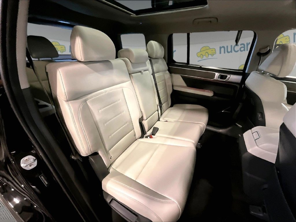 Used 2026 Hyundai Santa Fe Limited AWD/4WD image 16