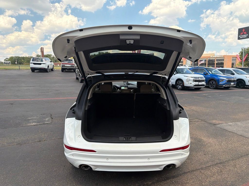 Used 2022 Lincoln Corsair Reserve w/ Luxury Package AWD/4WD image 8