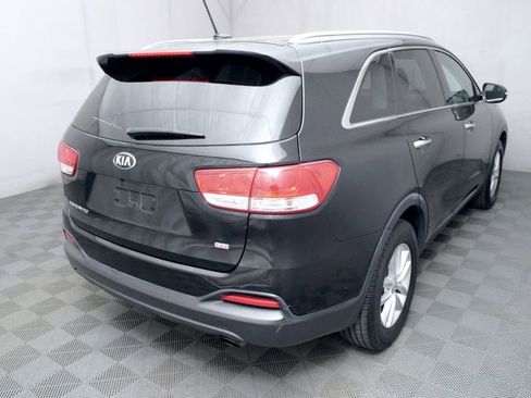 Used 2016 Kia Sorento FWD image 5