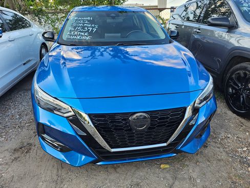 Used 2022 Nissan Sentra SR w/ SR Premium Package FWD image 2
