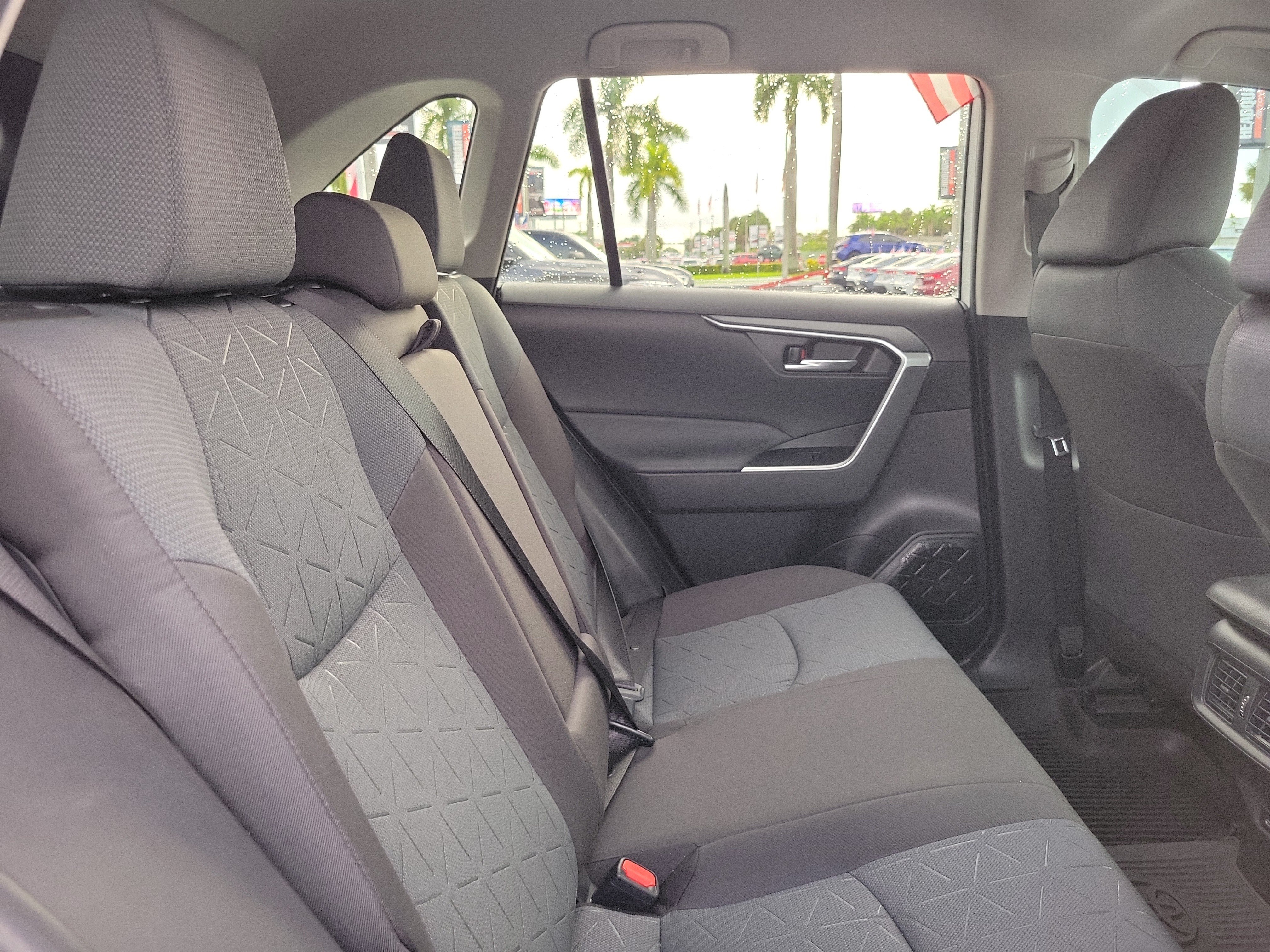 Used 2025 Toyota RAV4 XLE AWD/4WD image 15