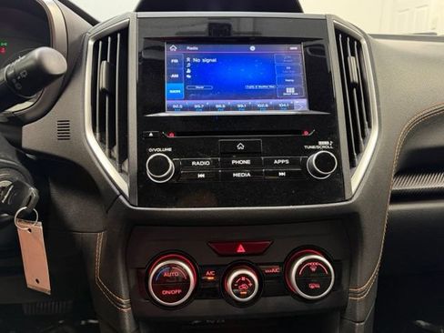 Used 2020 Subaru Crosstrek 2.0i Premium AWD/4WD image 18