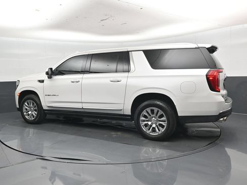 Used 2022 GMC Yukon XL Denali AWD/4WD image 37