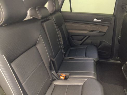 Used 2021 Volkswagen Atlas Cross Sport SE FWD image 19