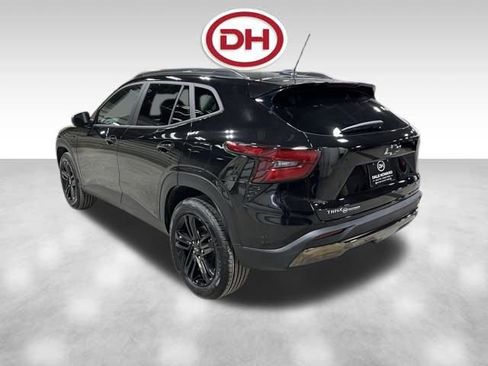 Used 2025 Chevrolet Trax ACTIV w/ Sunroof Package image 9