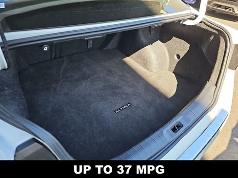 Used 2023 Nissan Altima 2.5 SR FWD image 23