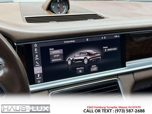 Used 2018 Porsche Panamera 4 AWD/4WD image 31