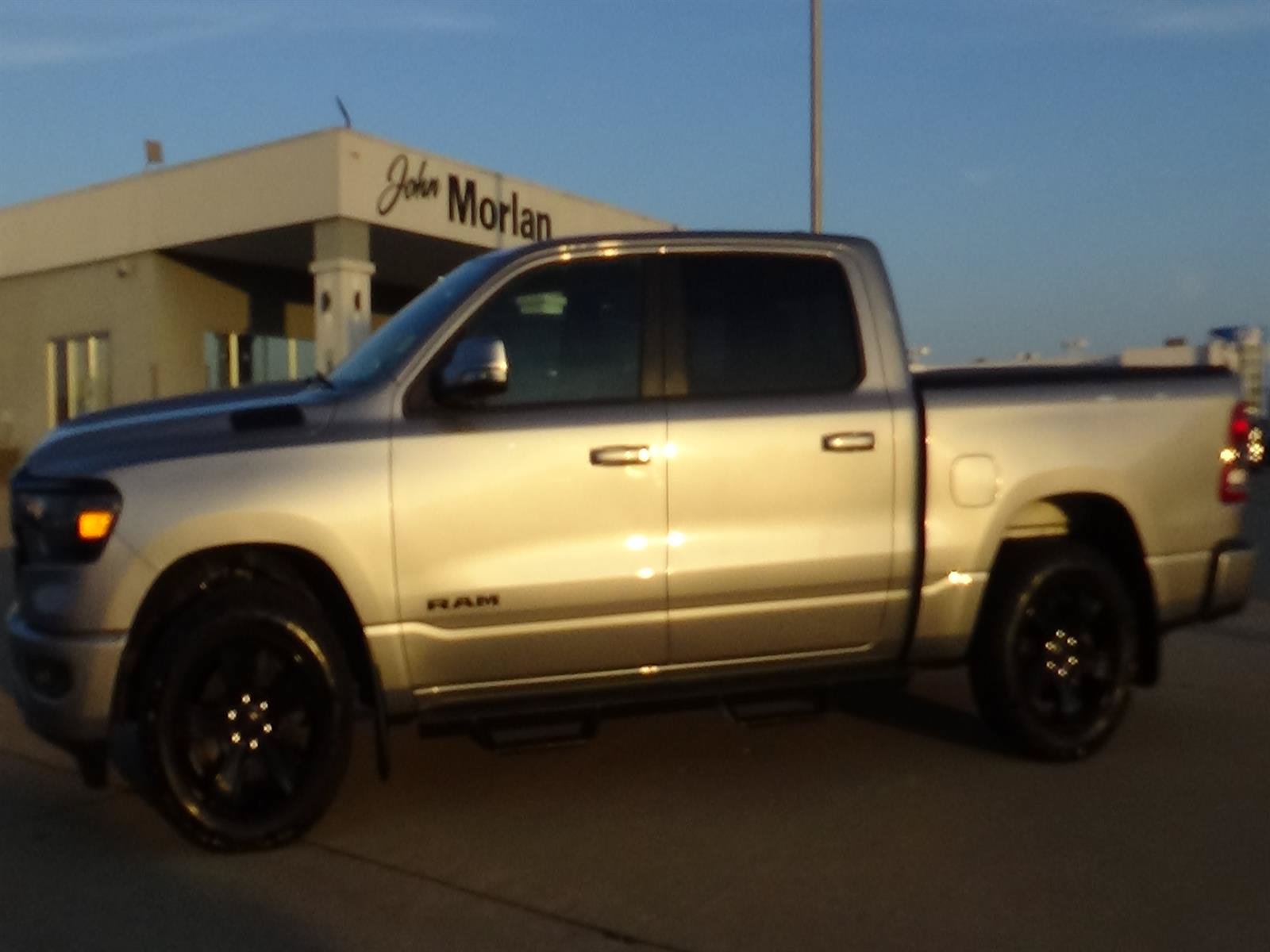 Used 2020 RAM 1500 Big Horn AWD/4WD image 1