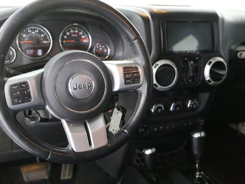 Used 2017 Jeep Wrangler Unlimited Rubicon image 6