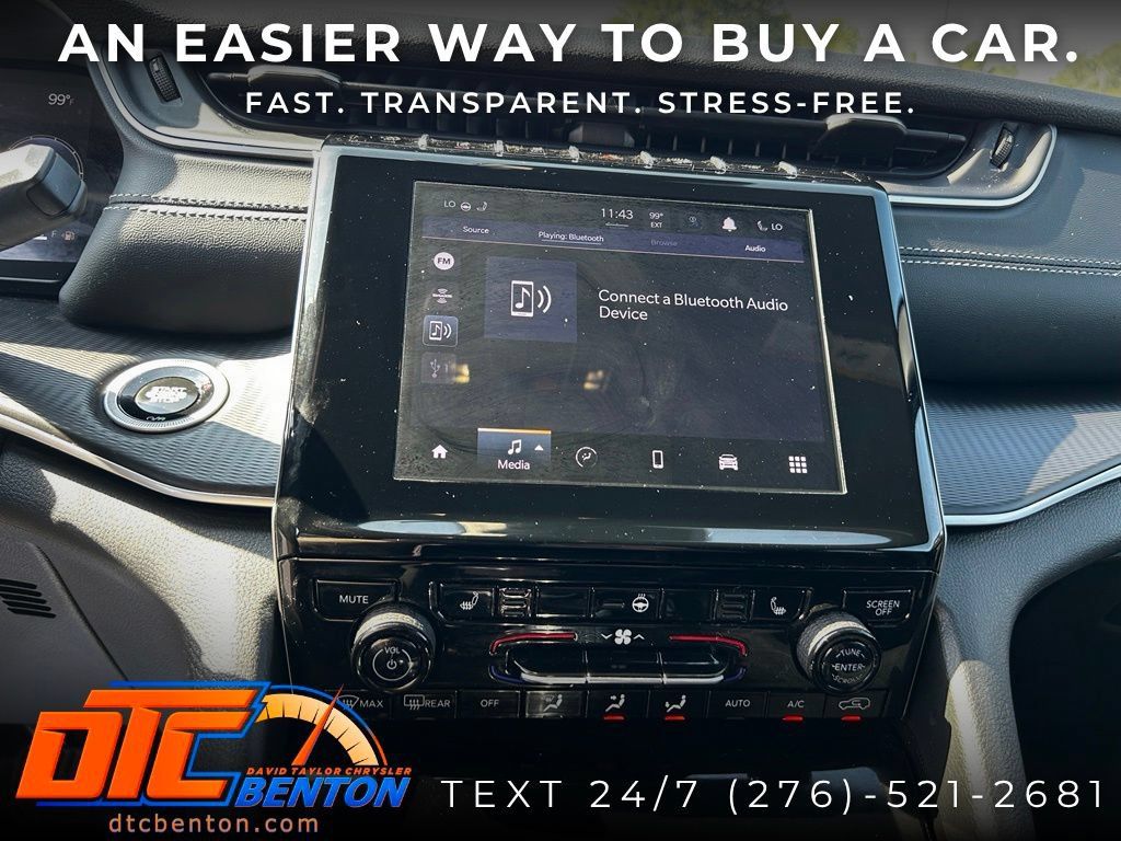 Used 2025 Jeep Grand Cherokee Altitude AWD/4WD image 19