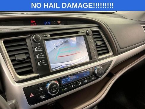 Used 2019 Toyota Highlander XLE AWD/4WD image 28