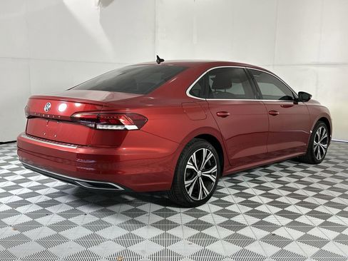 Used 2022 Volkswagen Passat 2.0T SE FWD image 8