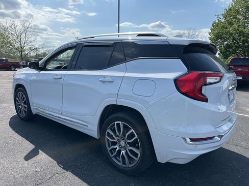 Used 2022 GMC Terrain Denali image 4