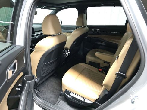 Used 2024 Kia Sorento SX Prestige w/ Olive Brown Leather Package AWD/4WD image 31