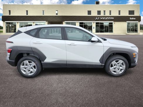 New 2026 Hyundai Kona SE image 2