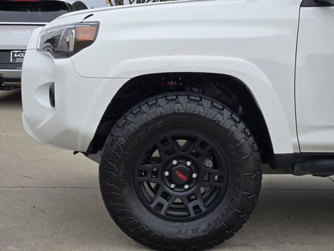 Used 2023 Toyota 4Runner SR5 Premium w/ Moonroof Package RWD image 14