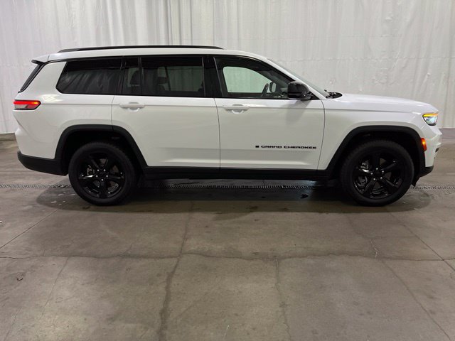 Used 2022 Jeep Grand Cherokee L Laredo AWD/4WD image 3