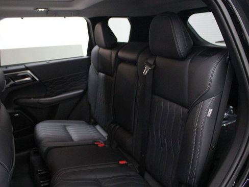 New 2026 Mitsubishi Outlander SEL image 25