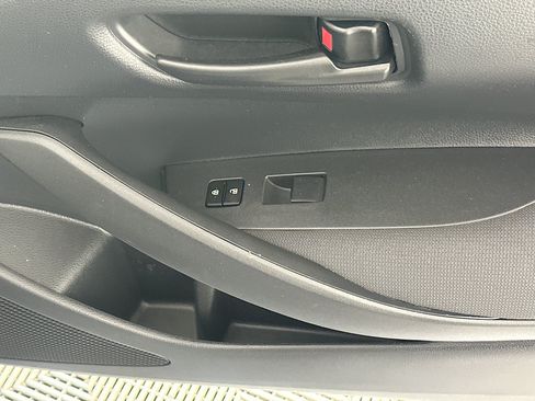 Used 2024 Toyota Corolla LE FWD image 28