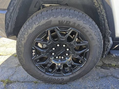 Used 2025 GMC Hummer EV 2X AWD/4WD image 5