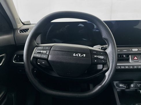 Used 2025 Kia K4 LXS image 18