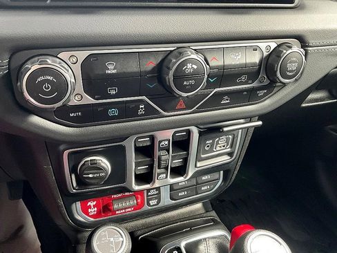 Used 2024 Jeep Wrangler Unlimited Rubicon 4xe image 20