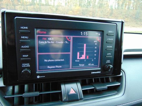 Used 2020 Toyota RAV4 XLE w/ All Weather Liner Package AWD/4WD image 17