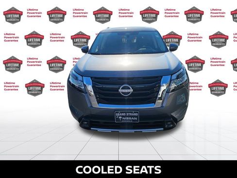 Used 2024 Nissan Pathfinder Platinum image 6