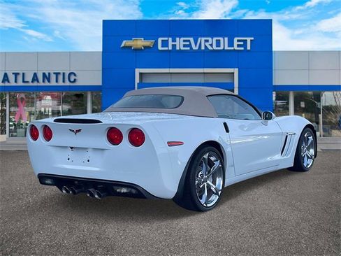 Used 2012 Chevrolet Corvette Grand Sport w/ 3LT Preferred Equipment Group image 2