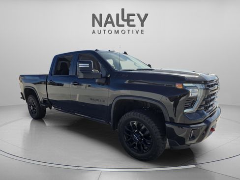 Used 2025 Chevrolet Silverado 2500 LT w/ Trail Boss Package image 7