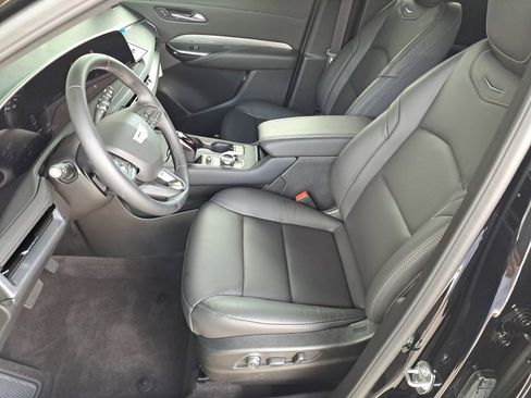 Certified 2025 Cadillac XT4 Premium Luxury image 9